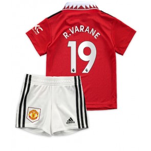 Manchester United Raphael Varane #19 kläder Barn 2022-23 Hemmatröja Kortärmad (+ korta byxor)